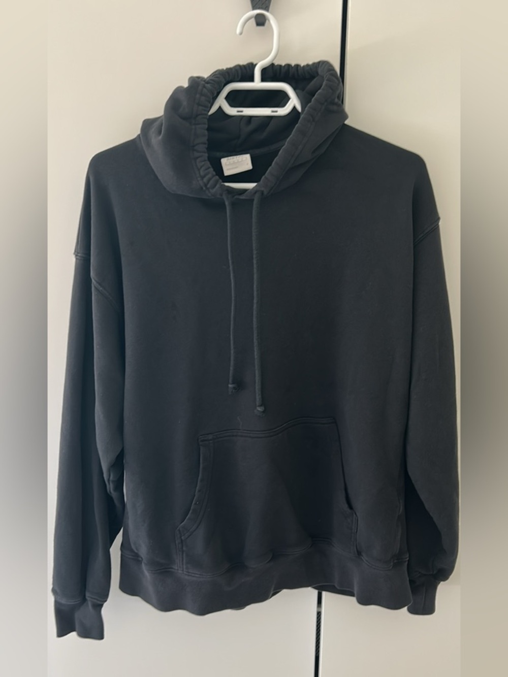 TNA Airy Fleece Boyfriend Hoodie Sweatshirt in Washed Black